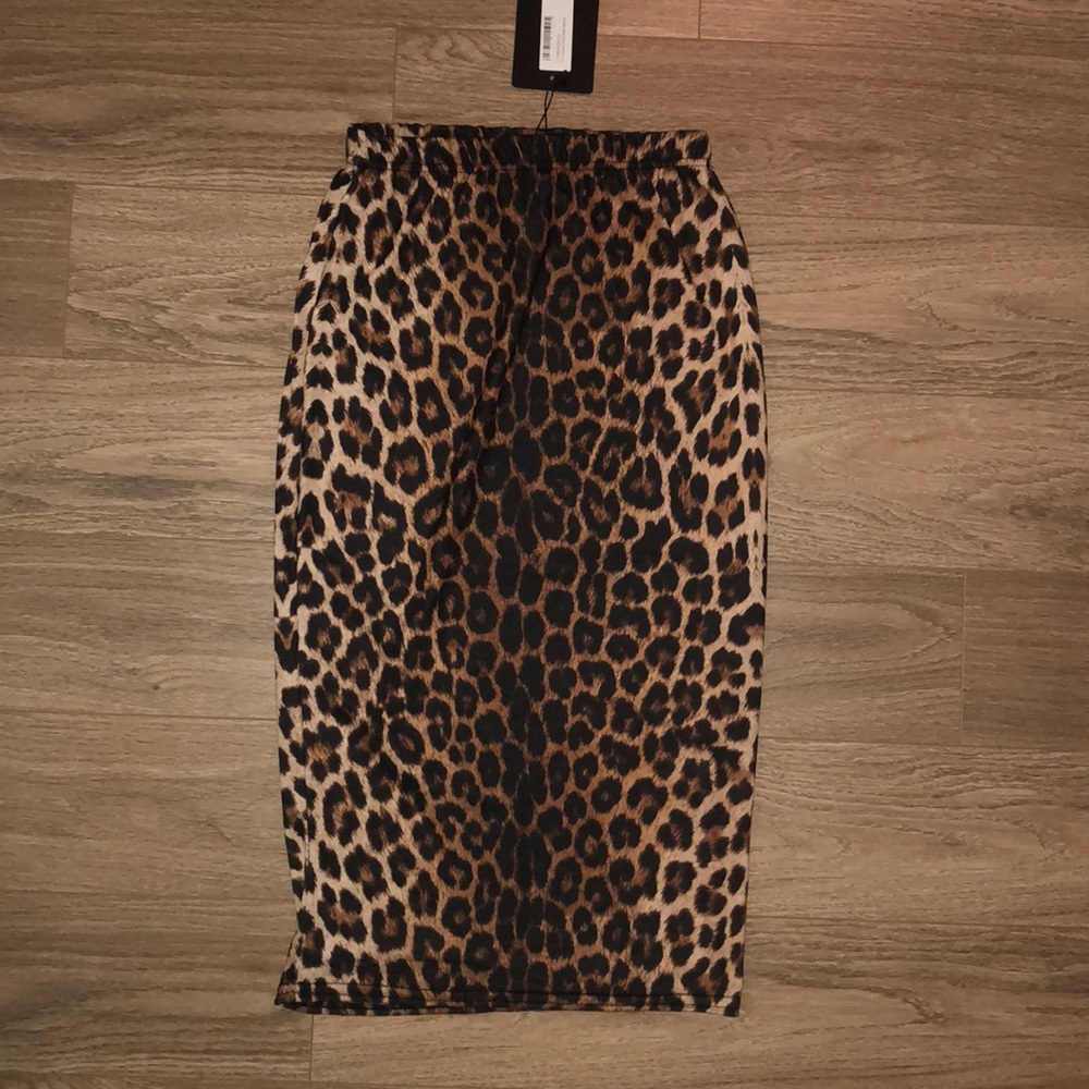 Pretty little thing leopard midi